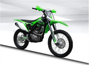 Motocicletă Enduro în 4 timpi